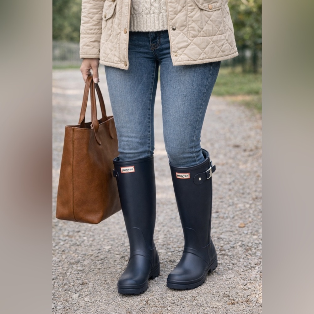 Hunter Original Tall Rain Boots – Navy – Women’s Size 6